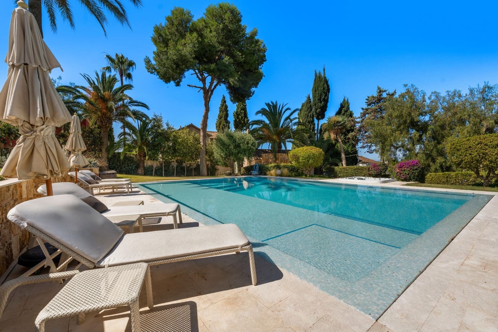 6 slaapkamer Villa te koop in Marbella met zwembad garage - € 3.999.000 (Ref: 9001253)