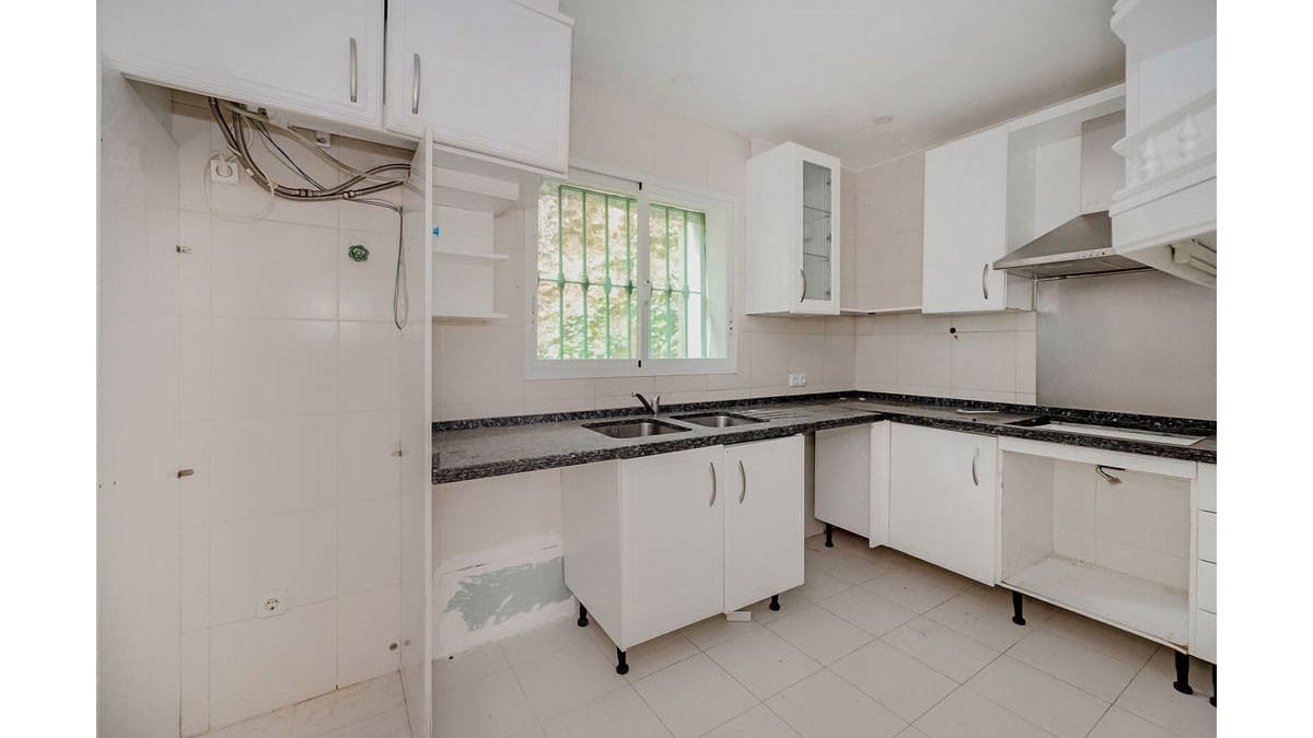 3 bedroom Apartment for sale in La Quinta with pool - € 420,000 (Ref: 9003373)