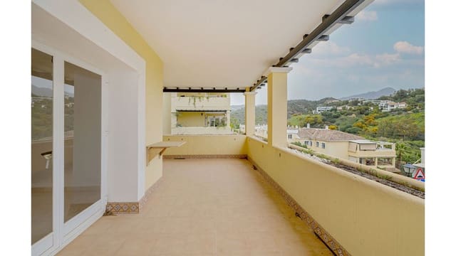 3 bedroom Apartment for sale in La Quinta, Benahavís with pool - € 420,000 (Ref: 9003373)