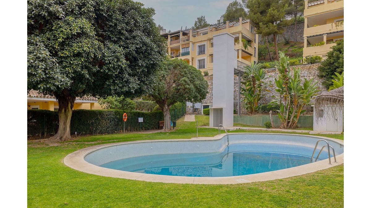 3 bedroom Apartment for sale in La Quinta with pool - € 420,000 (Ref: 9003373)