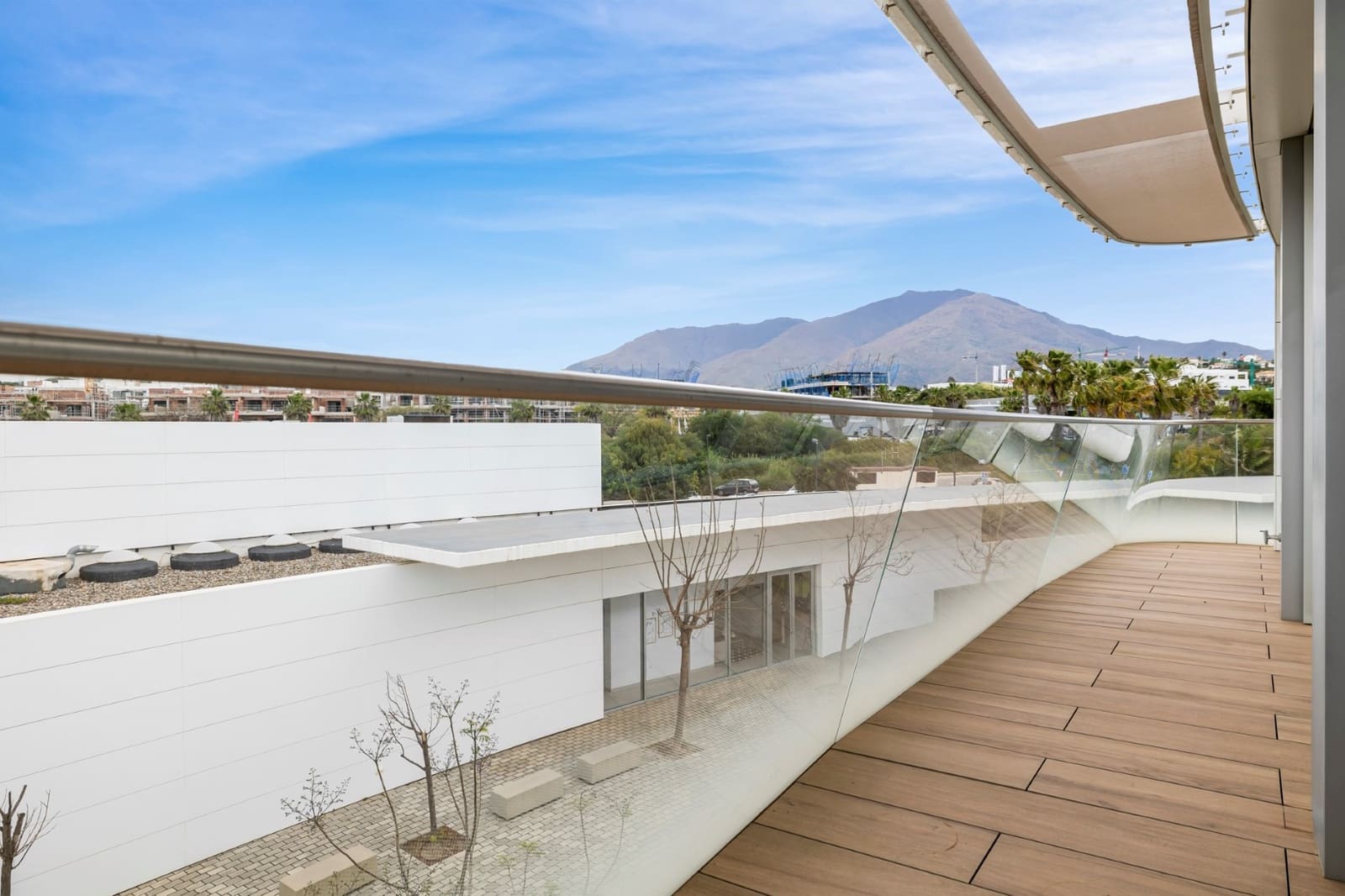 3 makuuhuone Huoneisto myytävänä paikassa Estepona mukana uima-altaan 
autotalli - 1 390 000 € (Ref: 9007361)