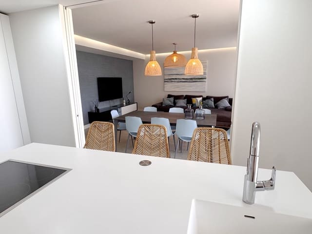 2 soverom Leilighet til salgs i Estepona med svømmebasseng garasje - € 898 000 (Ref: 9007361)