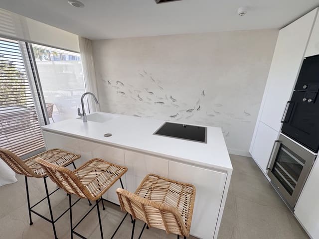 2 soverom Leilighet til salgs i Estepona med svømmebasseng garasje - € 898 000 (Ref: 9007361)