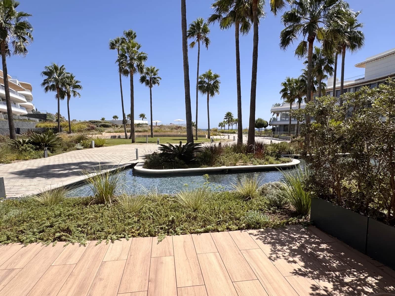 2 soverom Leilighet til salgs i Estepona med svømmebasseng garasje - € 898 000 (Ref: 9007361)