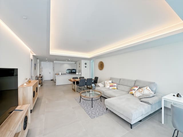 2 makuuhuone Huoneisto myytävänä paikassa Puerto de Estepona, Estepona mukana uima-altaan 
autotalli - 680 000 € (Ref: 9024181)