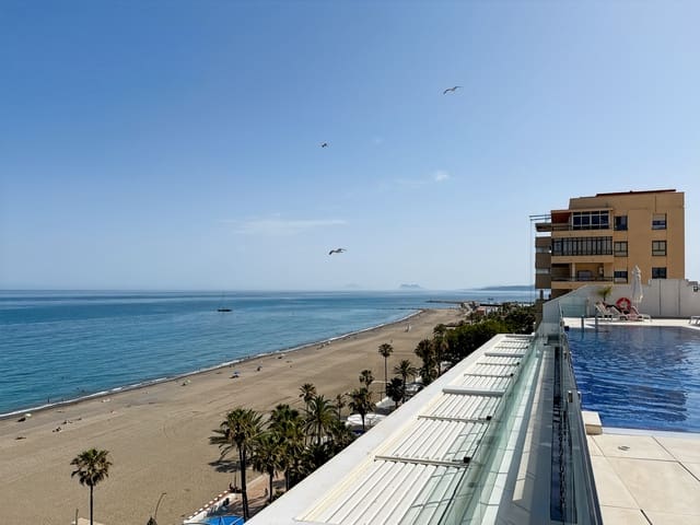 2 makuuhuone Huoneisto myytävänä paikassa Puerto de Estepona, Estepona mukana uima-altaan 
autotalli - 680 000 € (Ref: 9024181)