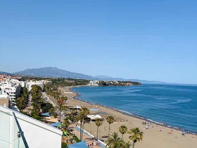 2 sypialnia Apartament na sprzedaż w Puerto de Estepona, Estepona z basenem garażem - 800 000 € (Ref: 9024181)