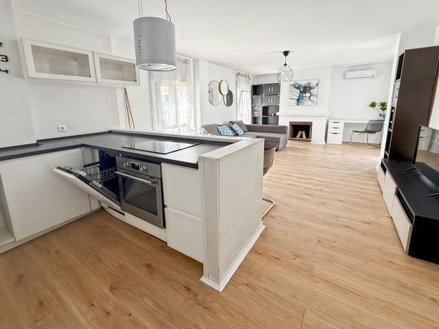 3 chambre Penthouse à vendre à Marbella avec piscine garage - 377 000 € (Ref: 9034749)