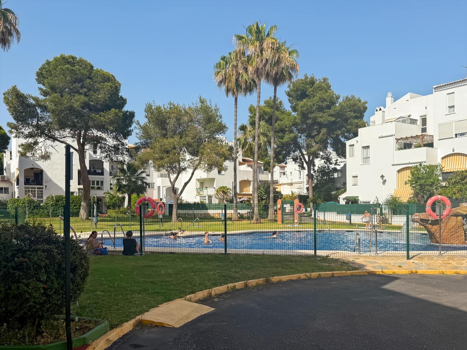 3 chambre Penthouse à vendre à Marbella avec piscine garage - 377 000 € (Ref: 9034749)