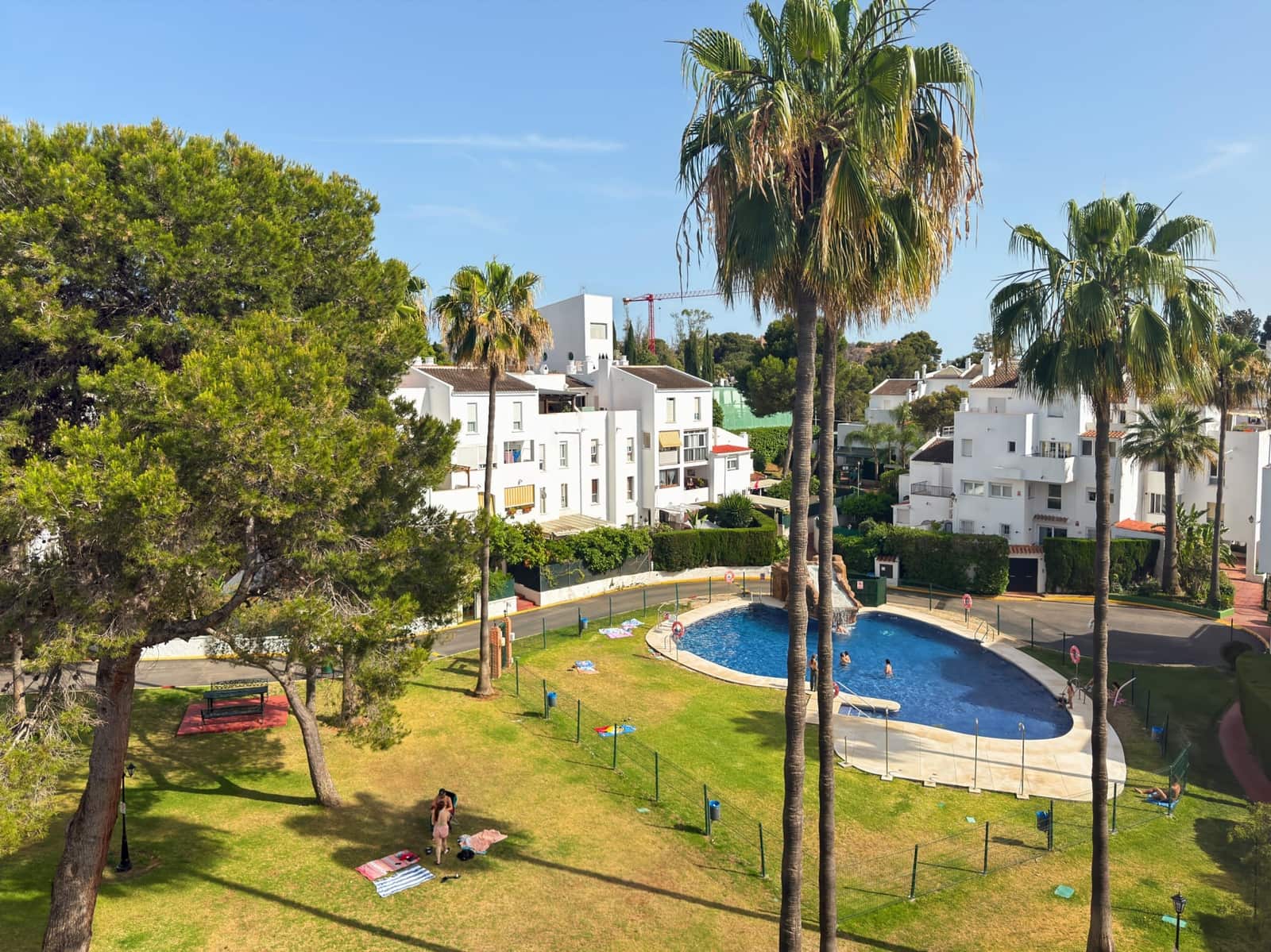 3 chambre Penthouse à vendre à Marbella avec piscine garage - 377 000 € (Ref: 9034749)