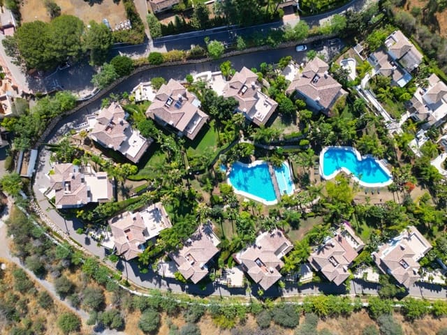 5 sovrum Villa till salu i Marbella med pool garage - 2 650 000 € (Ref: 9057766)