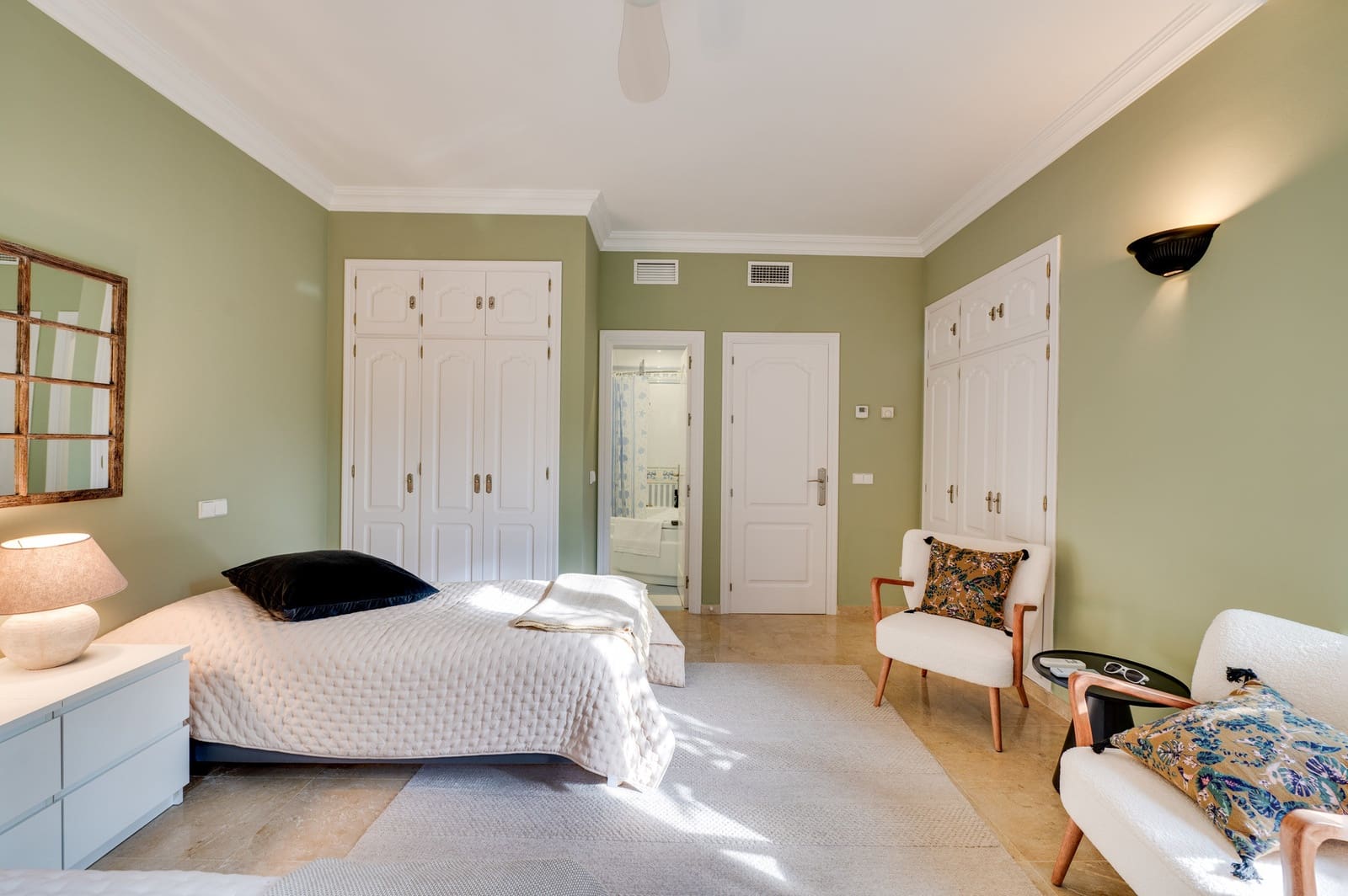 5 makuuhuone Huvila myytävänä paikassa Marbella mukana uima-altaan 
autotalli - 1 990 000 € (Ref: 9057767)