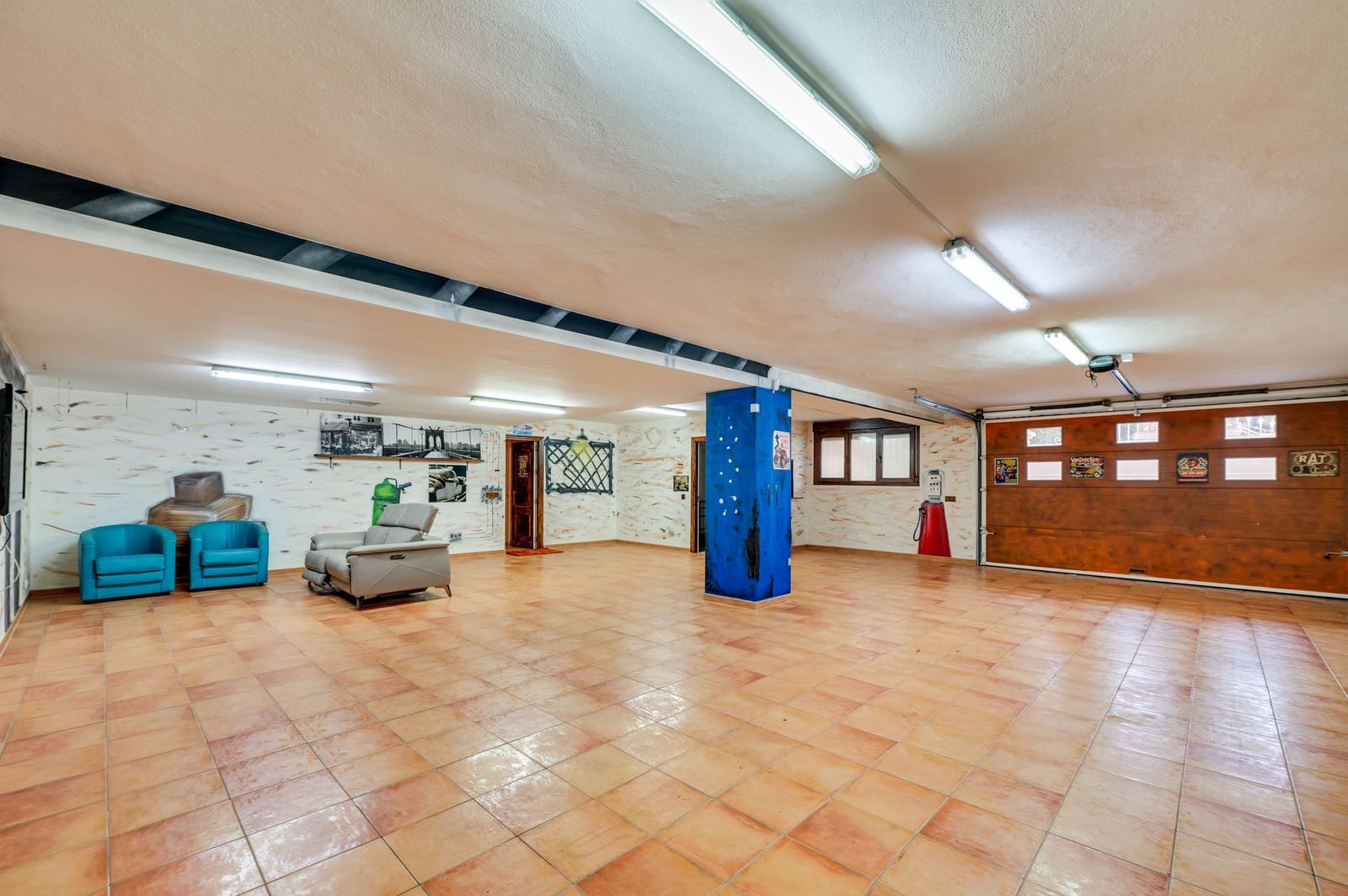 5 makuuhuone Huvila myytävänä paikassa Marbella mukana uima-altaan 
autotalli - 1 990 000 € (Ref: 9057767)