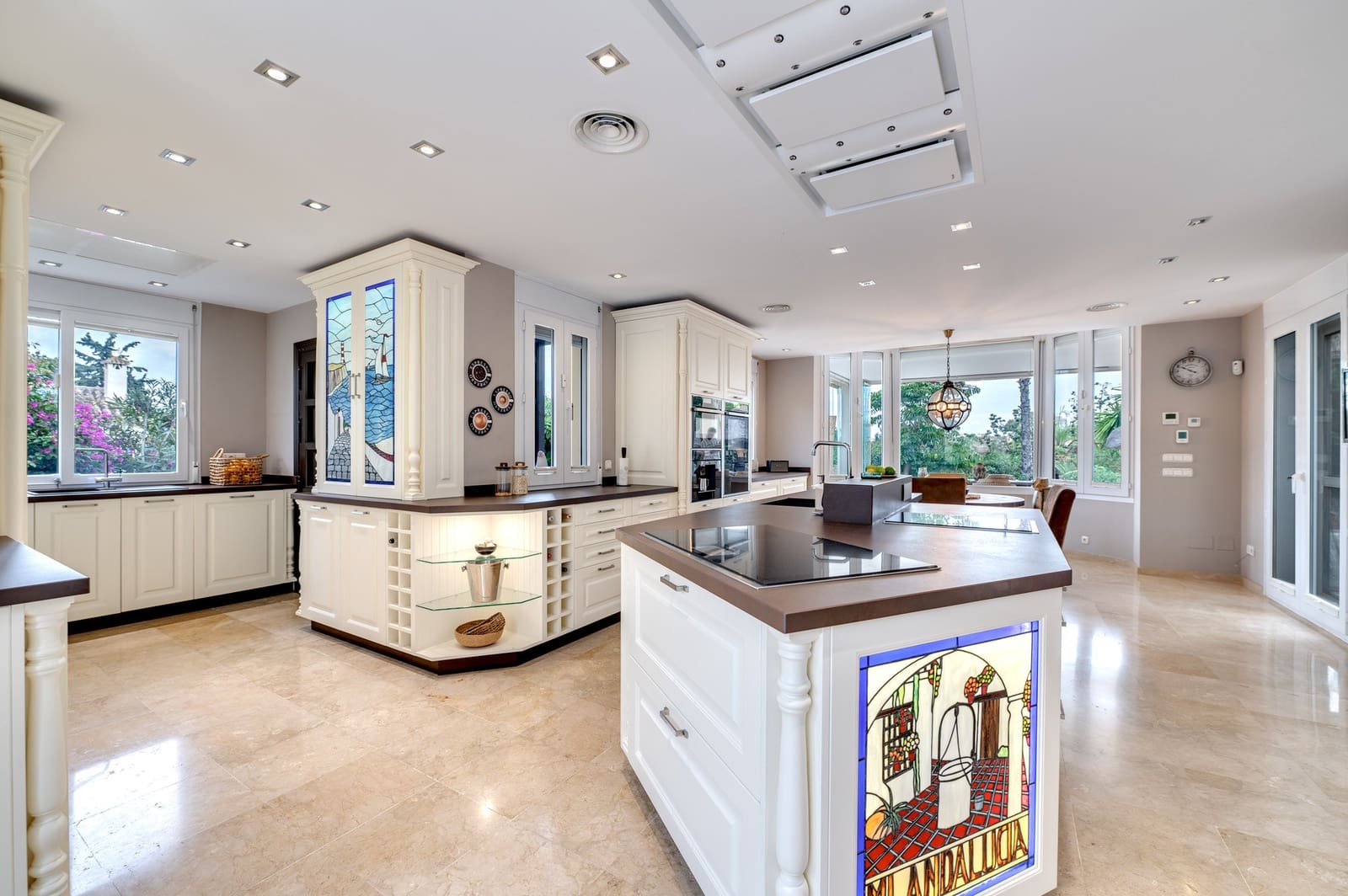 5 Zimmer Villa zu verkaufen in Marbella mit Pool Garage - 1.990.000 € (Ref: 9057767)