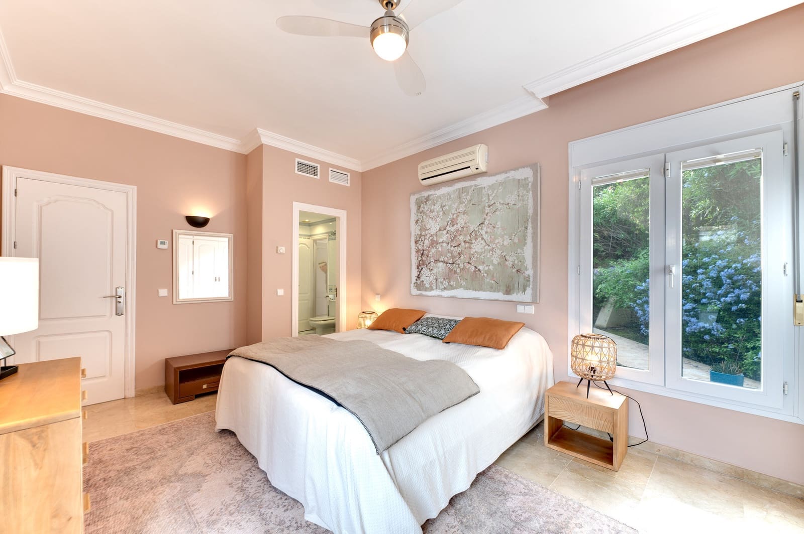 5 Zimmer Villa zu verkaufen in Marbella mit Pool Garage - 1.990.000 € (Ref: 9057767)