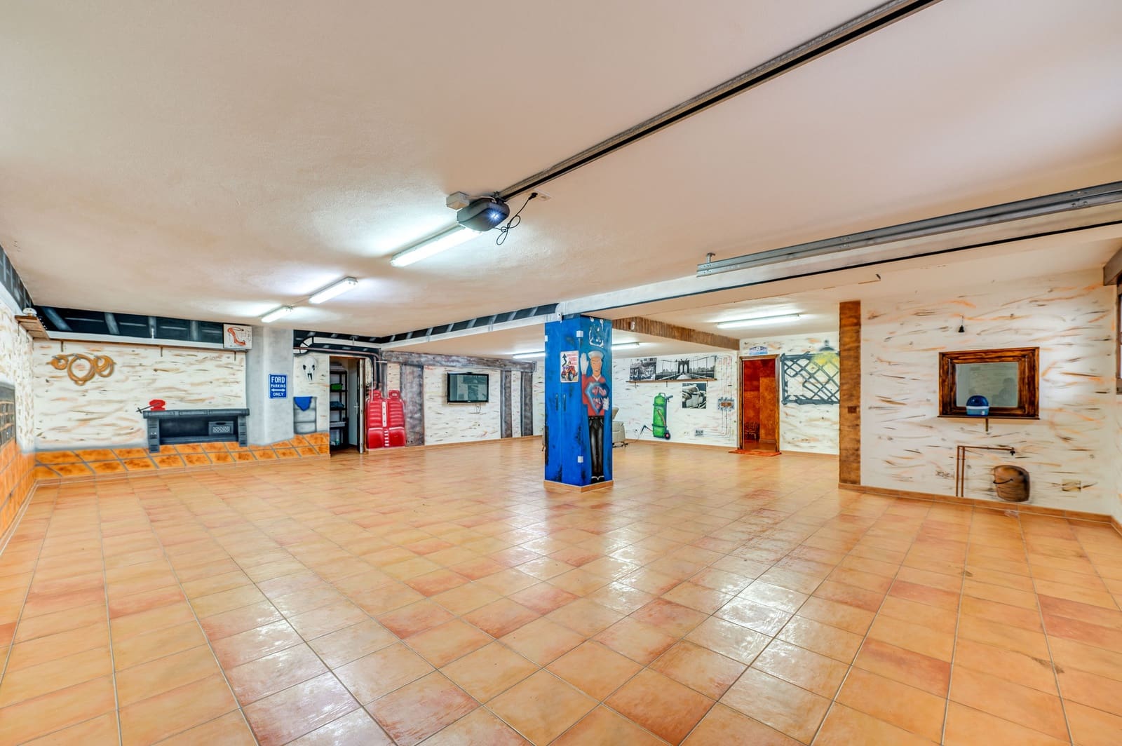 5 Zimmer Villa zu verkaufen in Marbella mit Pool Garage - 1.990.000 € (Ref: 9057767)