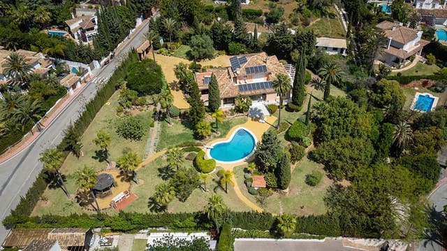 Chalet de 5 habitaciones en Marbella en venta con piscina garaje - 3.750.000 € (Ref: 9062579)