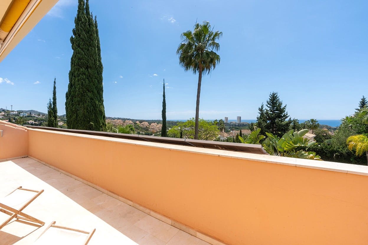 5 bedroom Villa for sale in Marbella with pool garage - € 3,750,000 (Ref: 9062579)