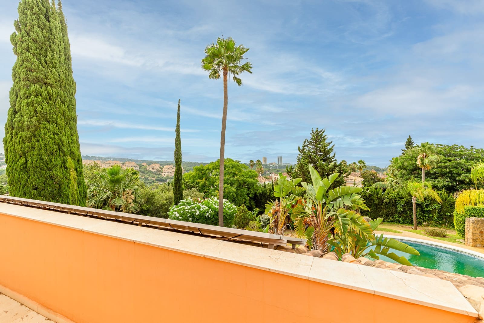 5 bedroom Villa for sale in Marbella with pool garage - € 3,750,000 (Ref: 9062579)