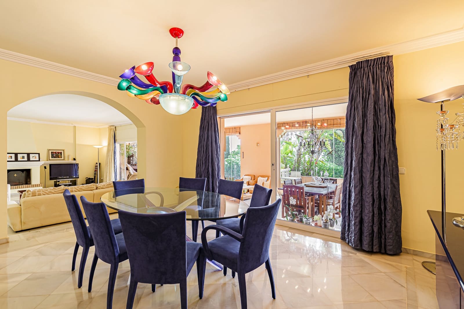 5 bedroom Villa for sale in Marbella with pool garage - € 3,750,000 (Ref: 9062579)