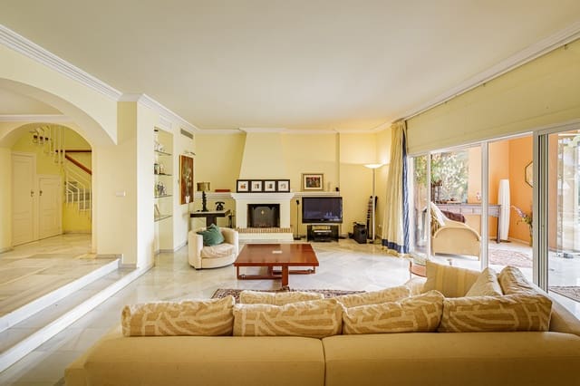 5 soverom Villa til salgs i Marbella med svømmebasseng garasje - € 3 750 000 (Ref: 9062579)