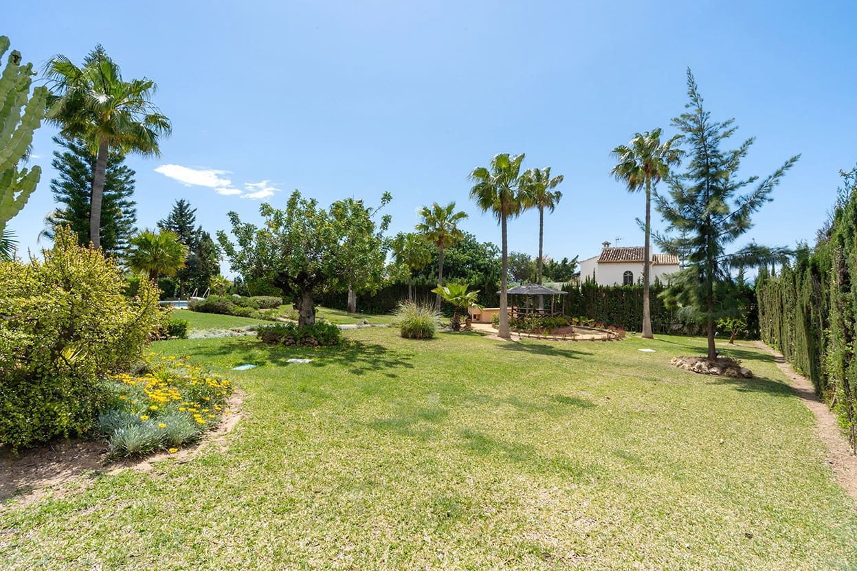 5 soverom Villa til salgs i Marbella med svømmebasseng garasje - € 3 750 000 (Ref: 9062579)