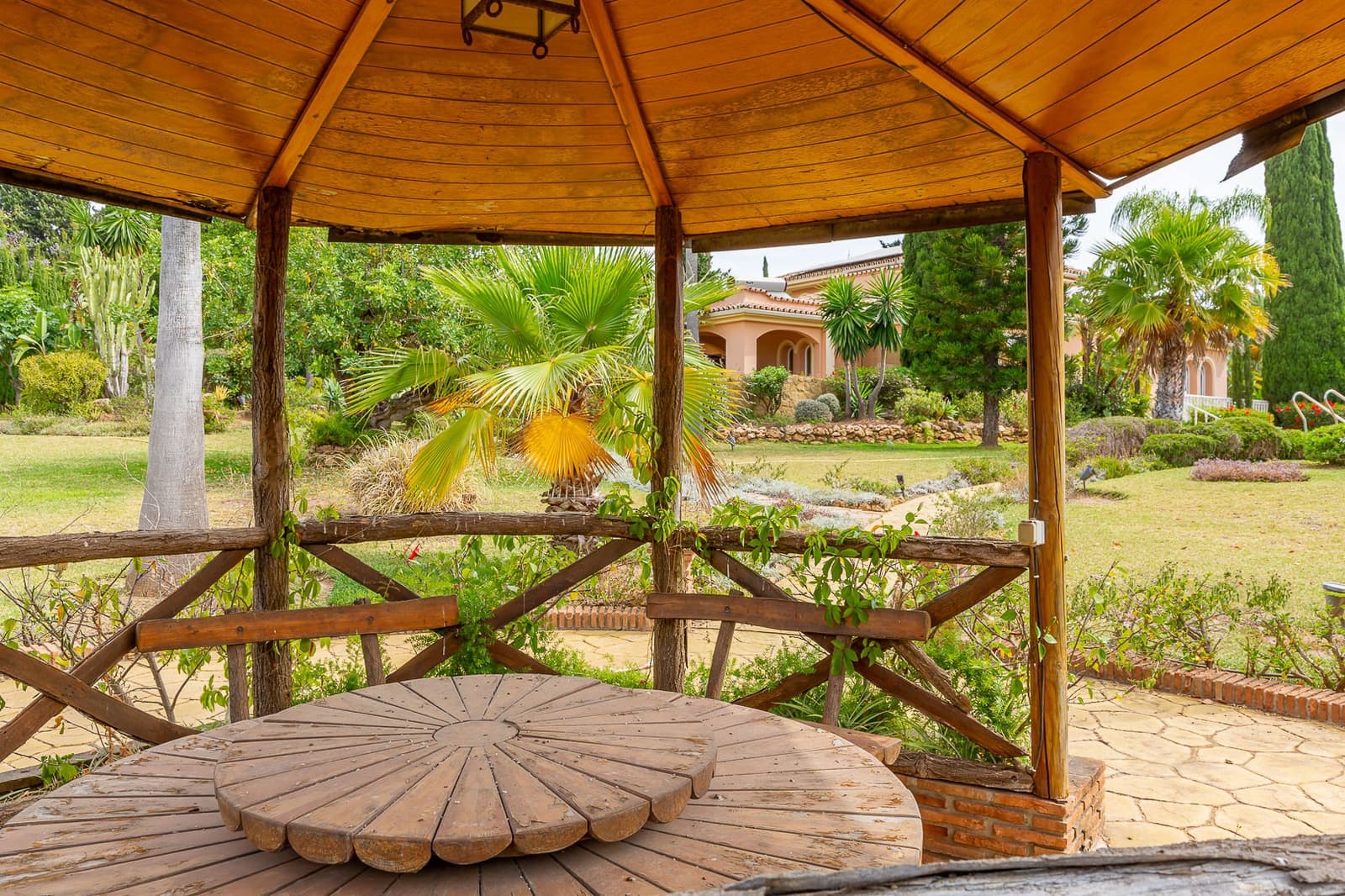 5 soverom Villa til salgs i Marbella med svømmebasseng garasje - € 3 750 000 (Ref: 9062579)