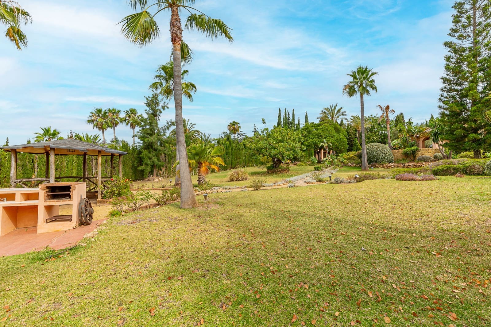 5 soverom Villa til salgs i Marbella med svømmebasseng garasje - € 3 750 000 (Ref: 9062579)