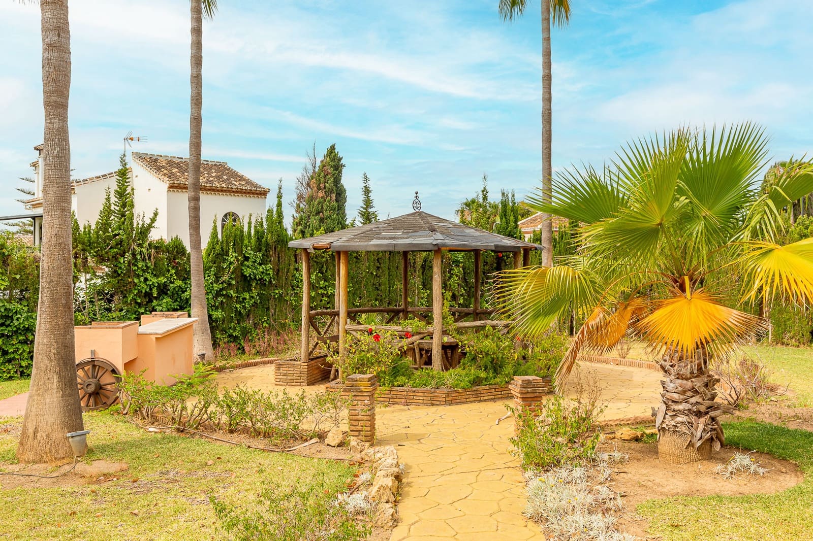 5 soverom Villa til salgs i Marbella med svømmebasseng garasje - € 3 750 000 (Ref: 9062579)