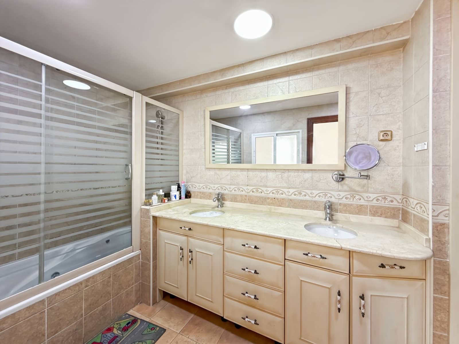 8 bedroom Townhouse for sale in Malaga city - € 510,000 (Ref: 9076295)