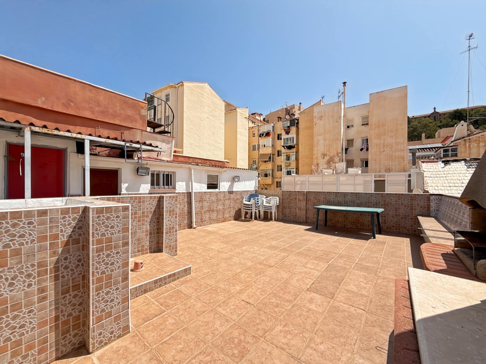 8 bedroom Townhouse for sale in Malaga city - € 510,000 (Ref: 9076295)