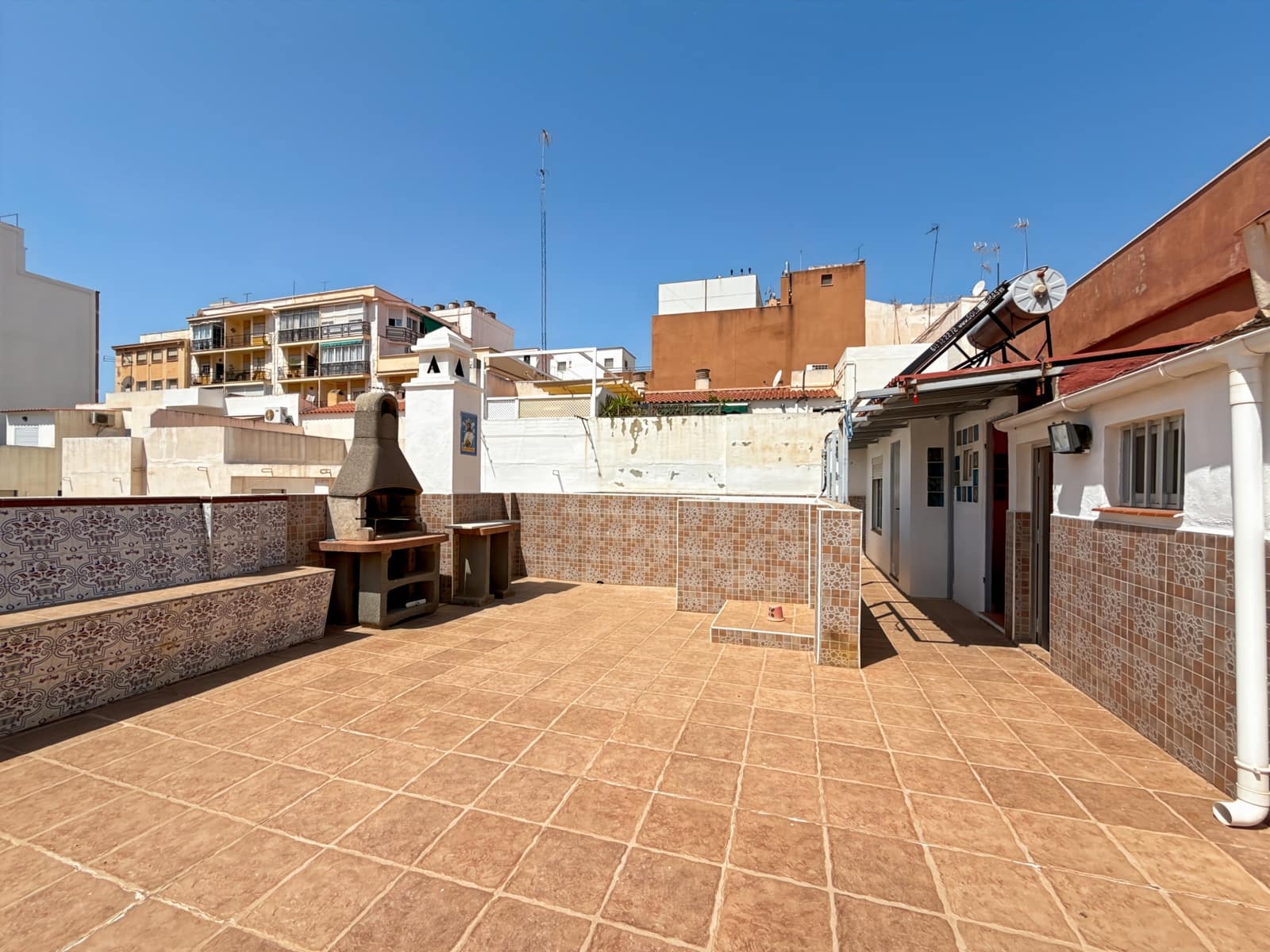8 bedroom Townhouse for sale in Malaga city - € 510,000 (Ref: 9076295)