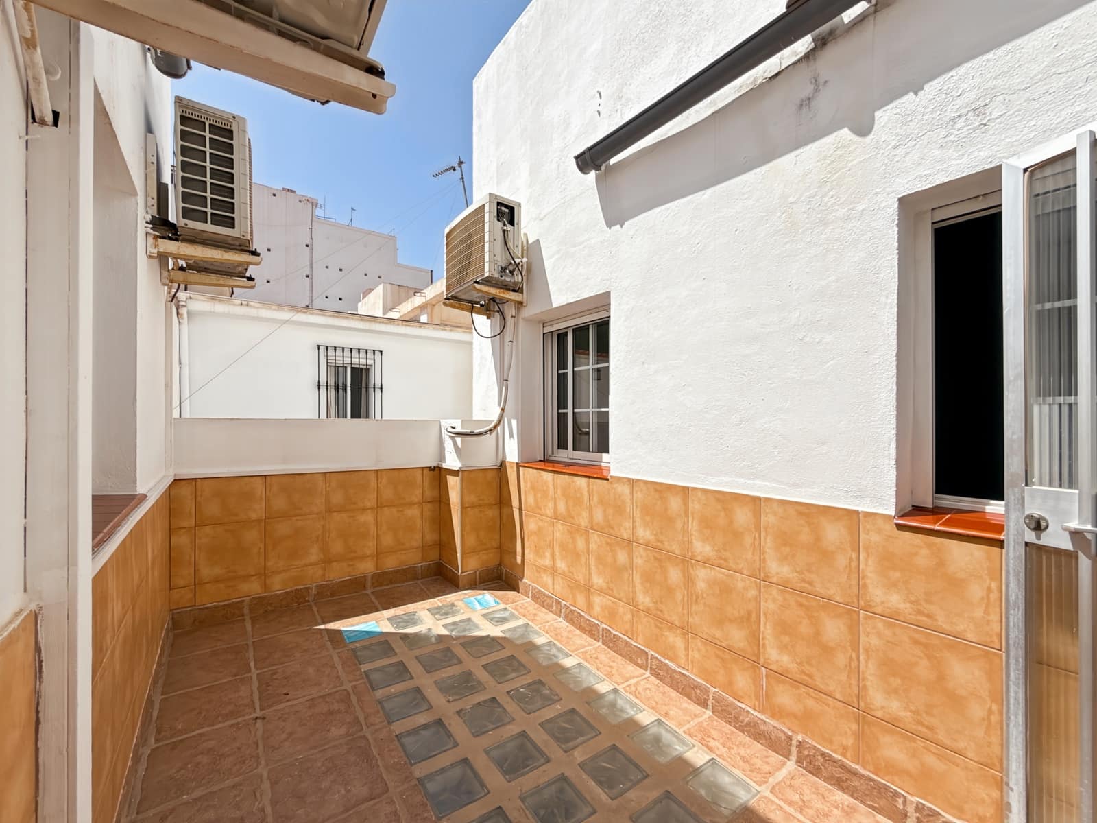8 bedroom Townhouse for sale in Malaga city - € 510,000 (Ref: 9076295)