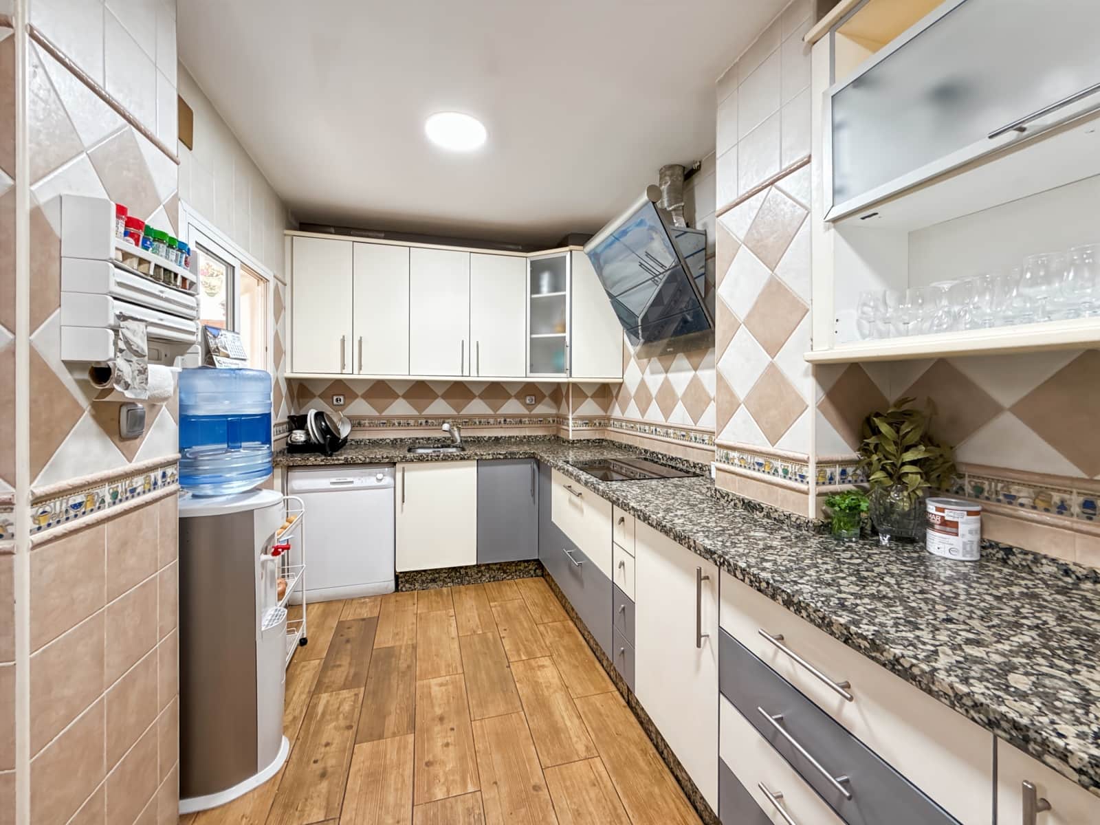 8 bedroom Townhouse for sale in Malaga city - € 510,000 (Ref: 9076295)