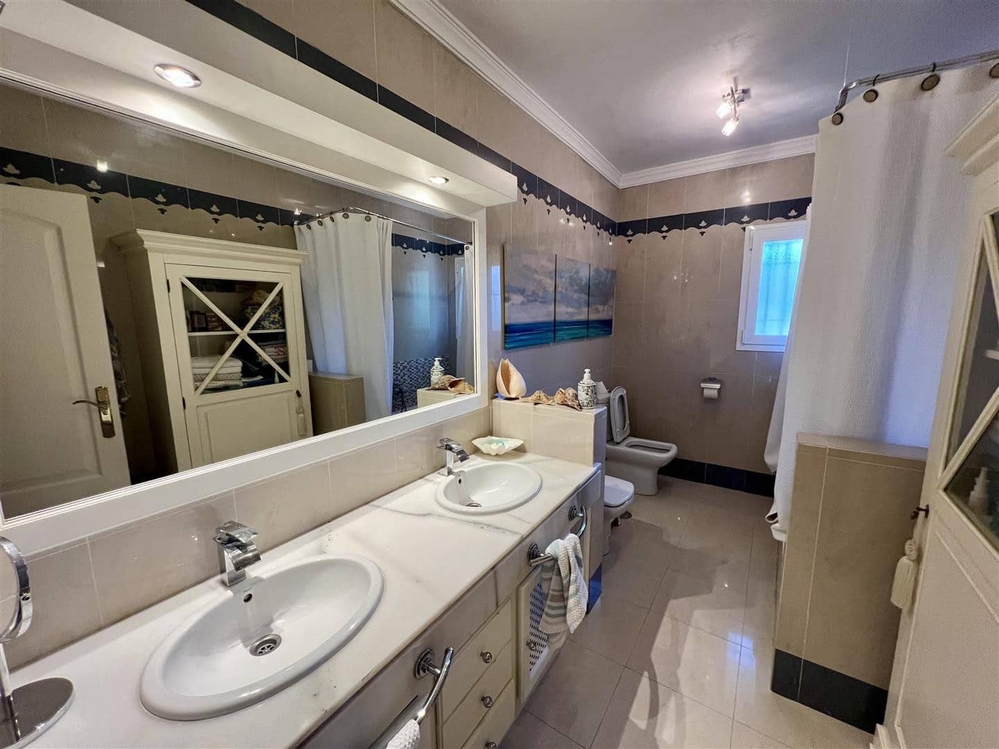 5 soveværelse Semi-Rækkehus til salg i Nueva Andalucia med swimmingpool garage - € 1.050.000 (Ref: 9100885)