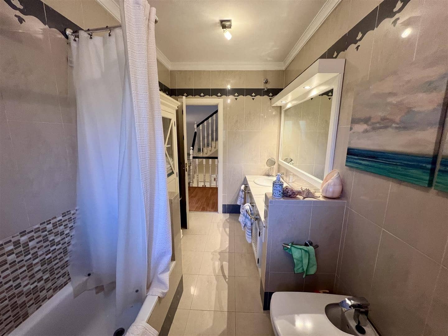 5 soveværelse Semi-Rækkehus til salg i Nueva Andalucia med swimmingpool garage - € 1.050.000 (Ref: 9100885)