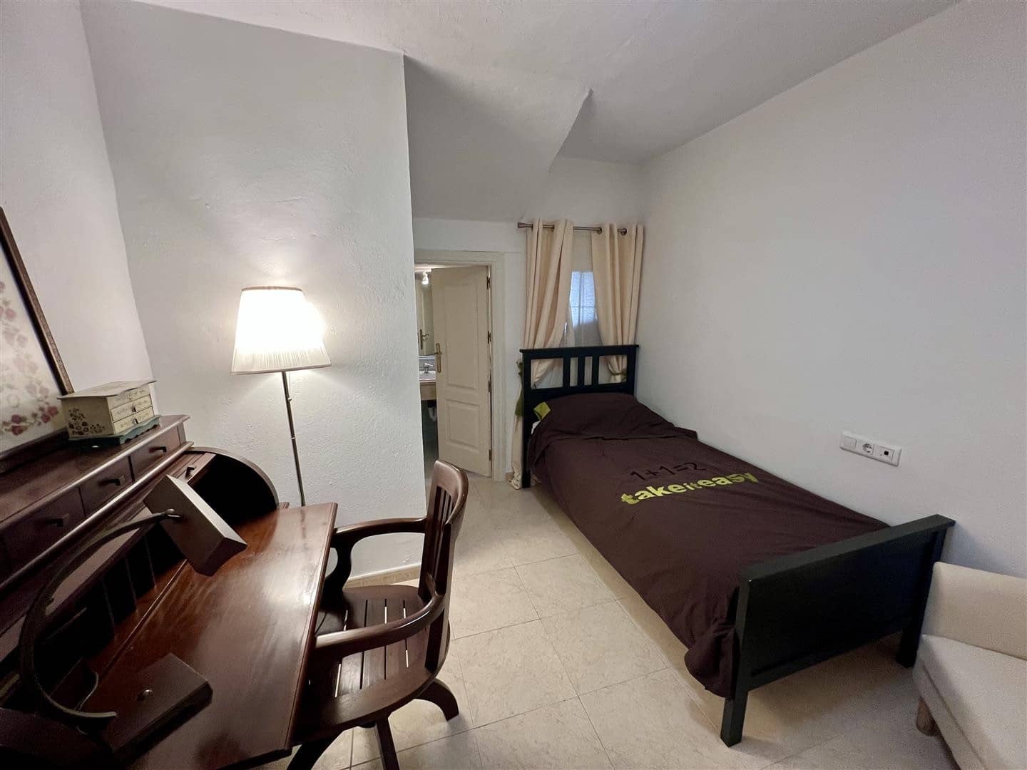 5 soveværelse Semi-Rækkehus til salg i Nueva Andalucia med swimmingpool garage - € 1.050.000 (Ref: 9100885)