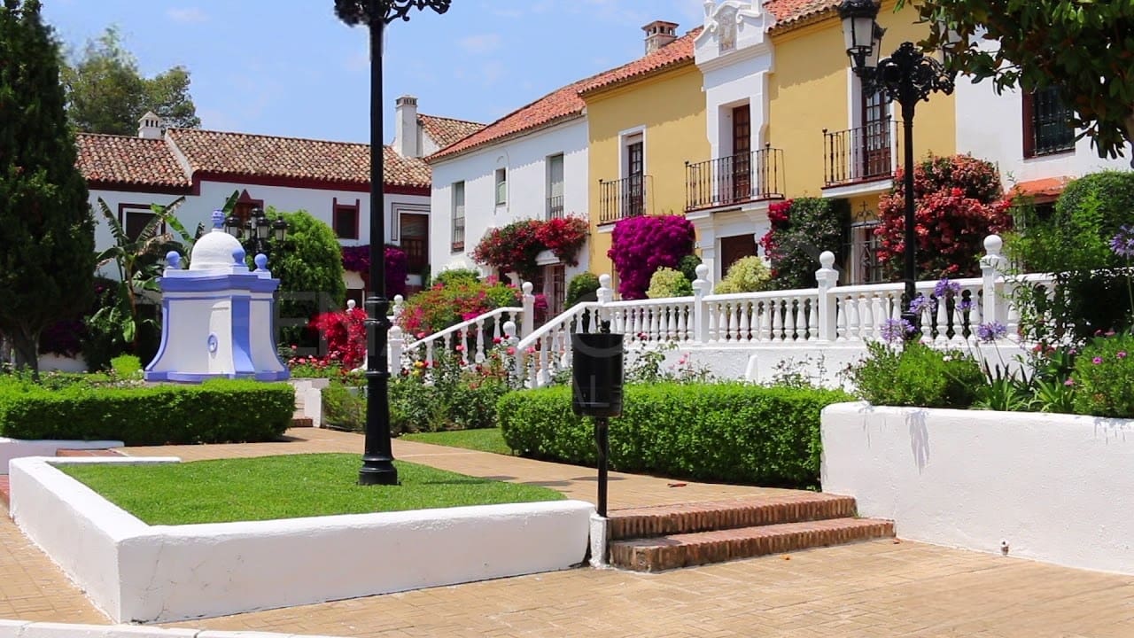 3 soveværelse Byhus til salg i Guadalmina med swimmingpool garage - € 560.000 (Ref: 9108878)