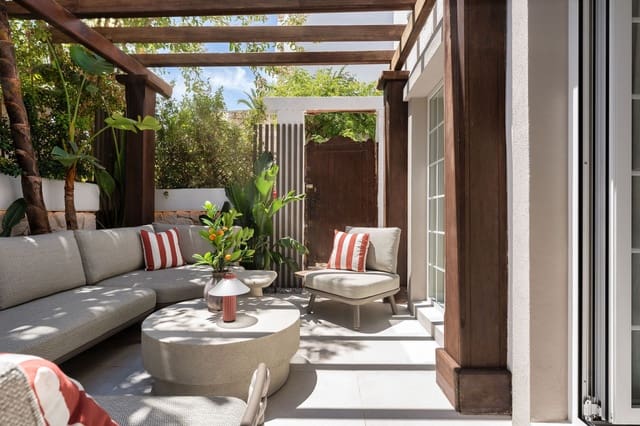3 soverom Hus til salgs i Guadalmina Baja, Marbella med svømmebasseng garasje - € 895 000 (Ref: 9108878)