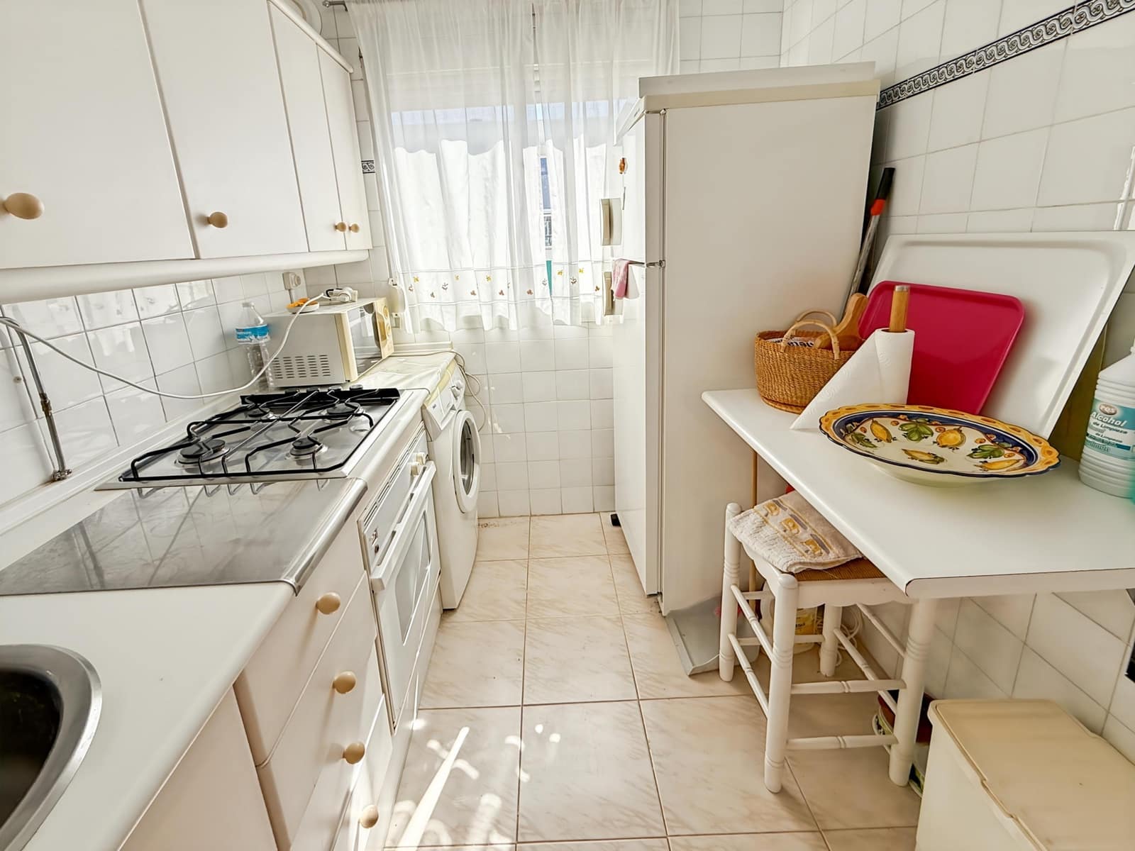 3 chambre Appartement à vendre à Estepona avec piscine garage - 270 000 € (Ref: 9114301)