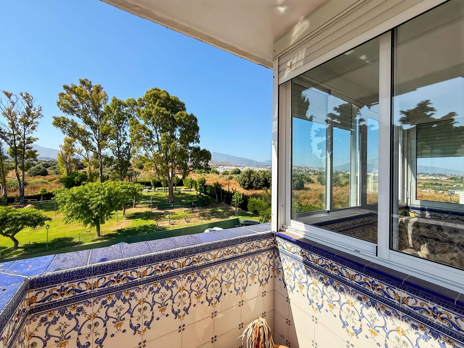 3 chambre Appartement à vendre à Estepona avec piscine garage - 270 000 € (Ref: 9114301)