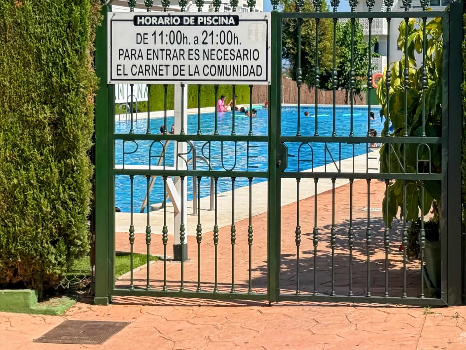 3 chambre Appartement à vendre à Estepona avec piscine garage - 270 000 € (Ref: 9114301)