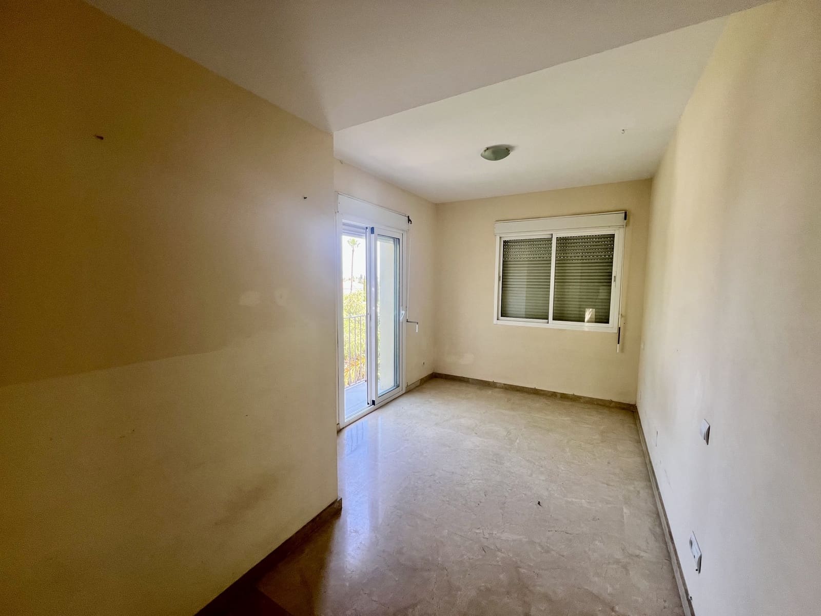 Chalet de 4 habitaciones en Marbella en venta con piscina garaje - 1.725.000 € (Ref: 9118883)