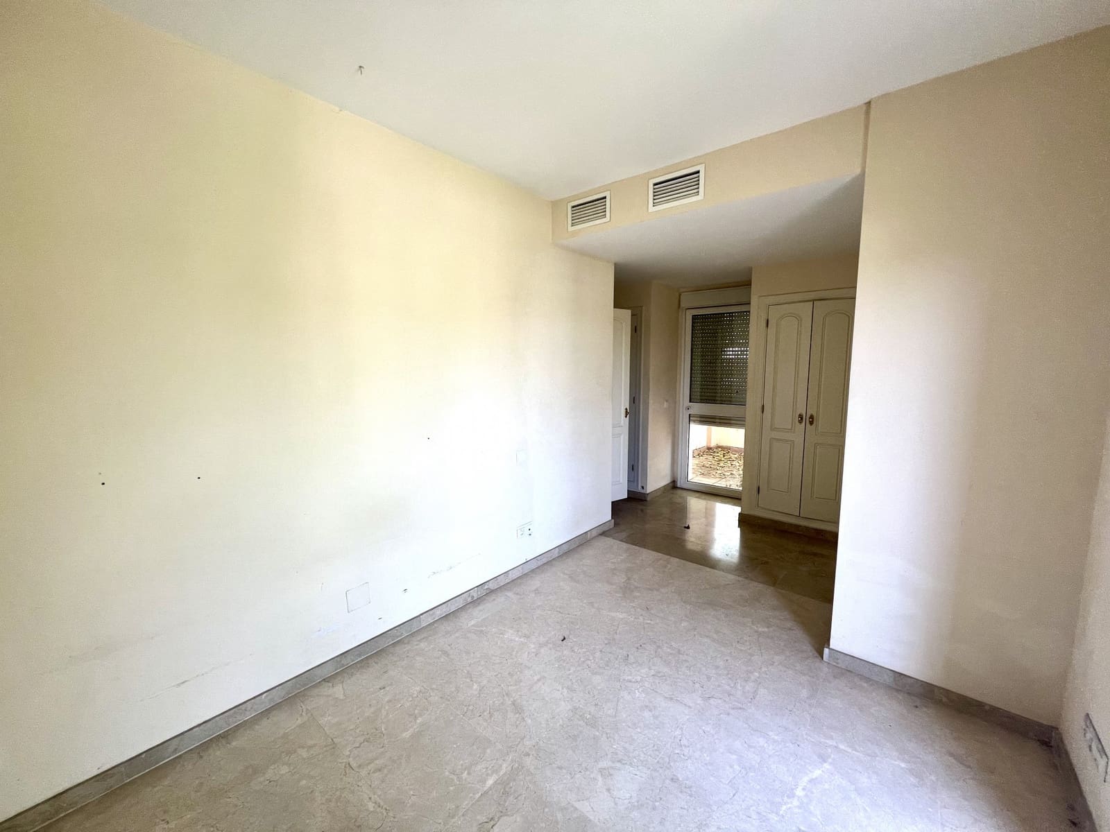 Chalet de 4 habitaciones en Marbella en venta con piscina garaje - 1.725.000 € (Ref: 9118883)