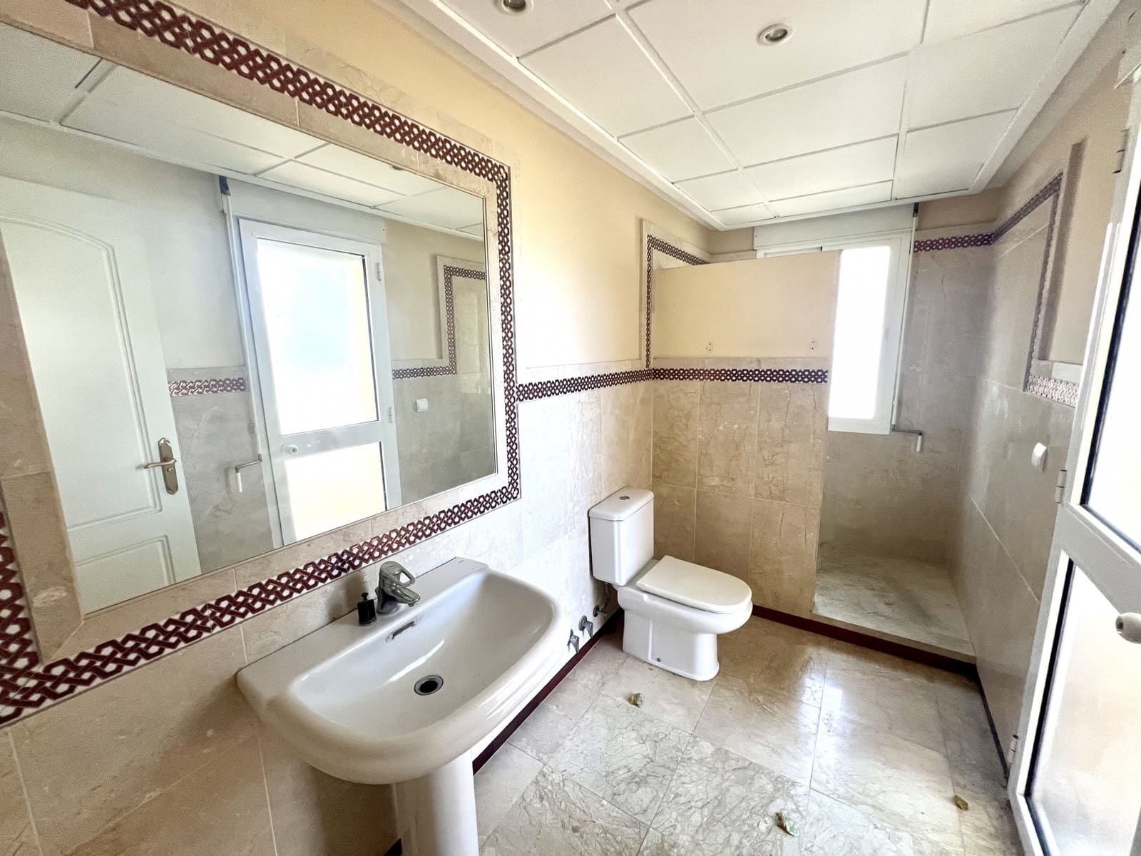 Chalet de 4 habitaciones en Marbella en venta con piscina garaje - 1.725.000 € (Ref: 9118883)