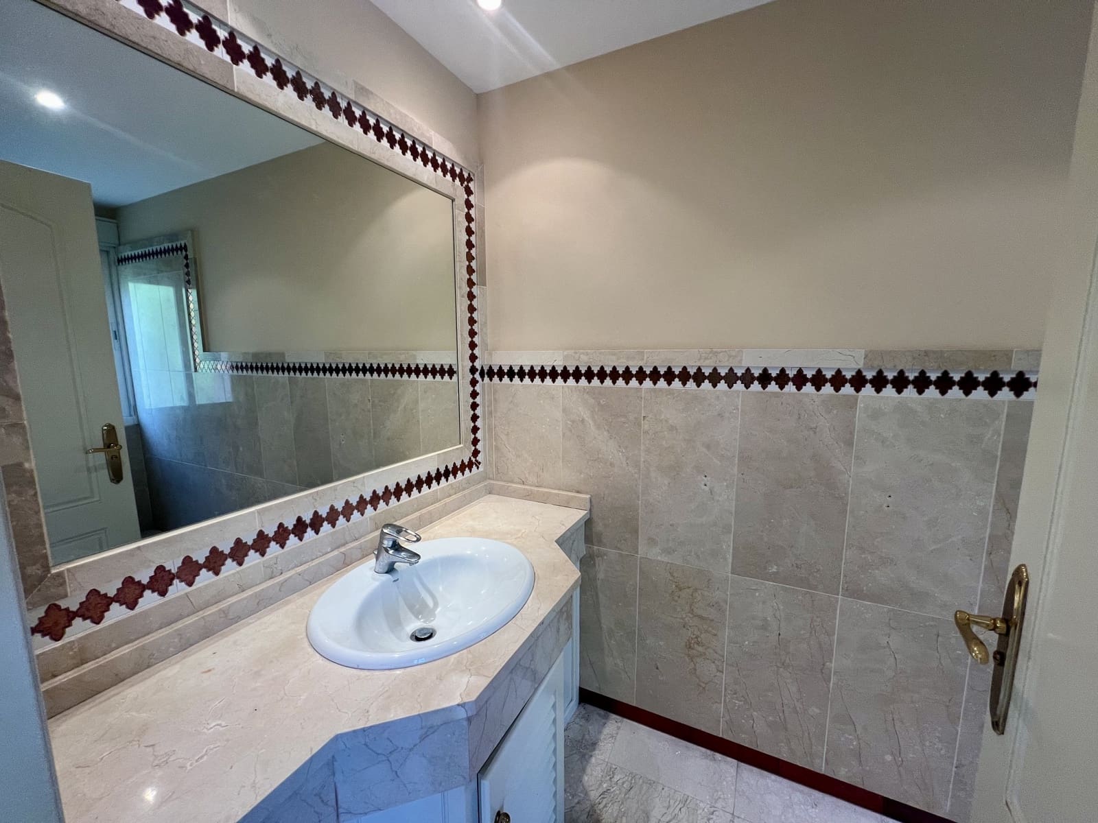 Chalet de 4 habitaciones en Marbella en venta con piscina garaje - 1.725.000 € (Ref: 9118883)