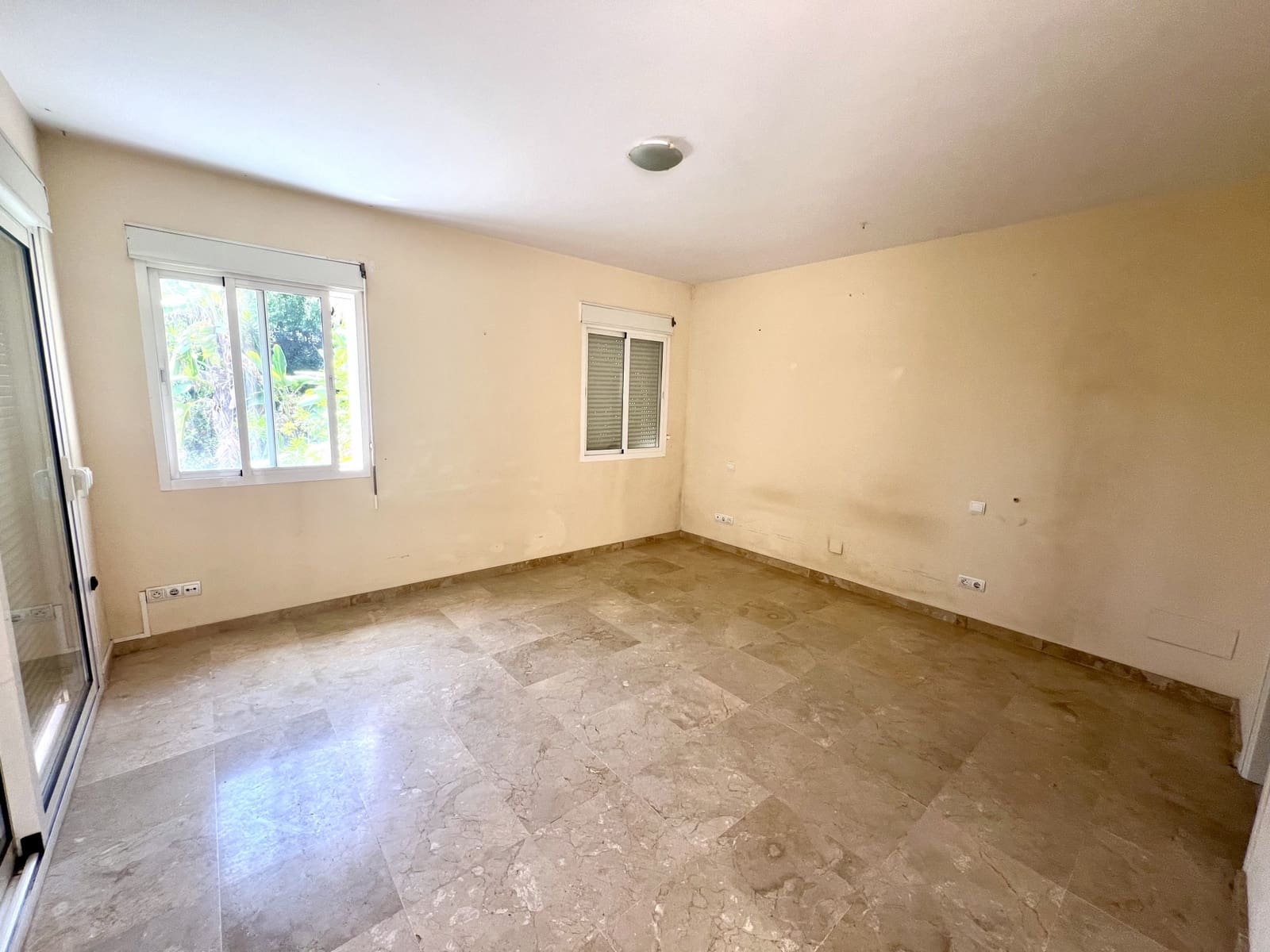 Chalet de 4 habitaciones en Marbella en venta con piscina garaje - 1.725.000 € (Ref: 9118883)