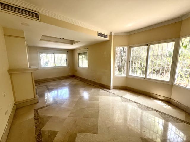 4 soveværelse Villa til salg i Marbella med swimmingpool garage - € 1.725.000 (Ref: 9118883)