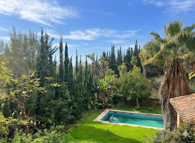 4 soveværelse Villa til salg i Marbella med swimmingpool garage - € 1.725.000 (Ref: 9118883)