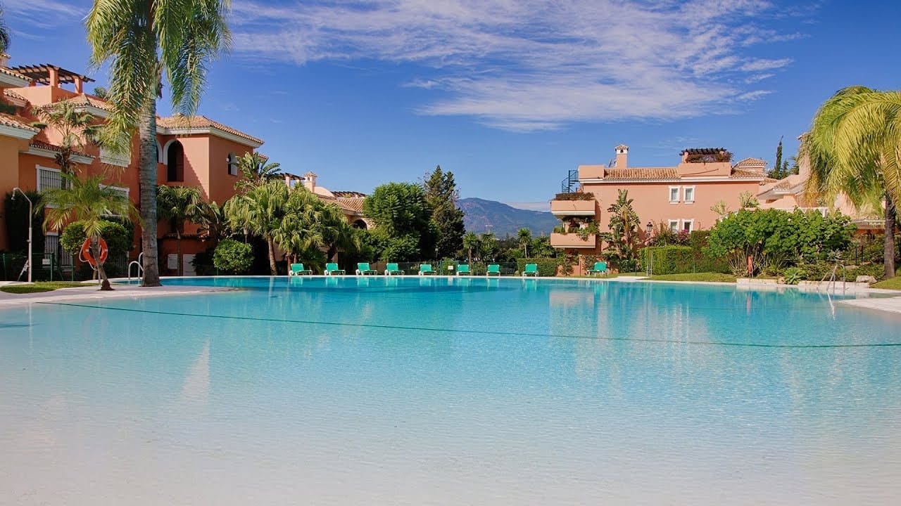 2 soverom Leilighet til salgs i Guadalmansa med svømmebasseng garasje - € 550 000 (Ref: 9134627)